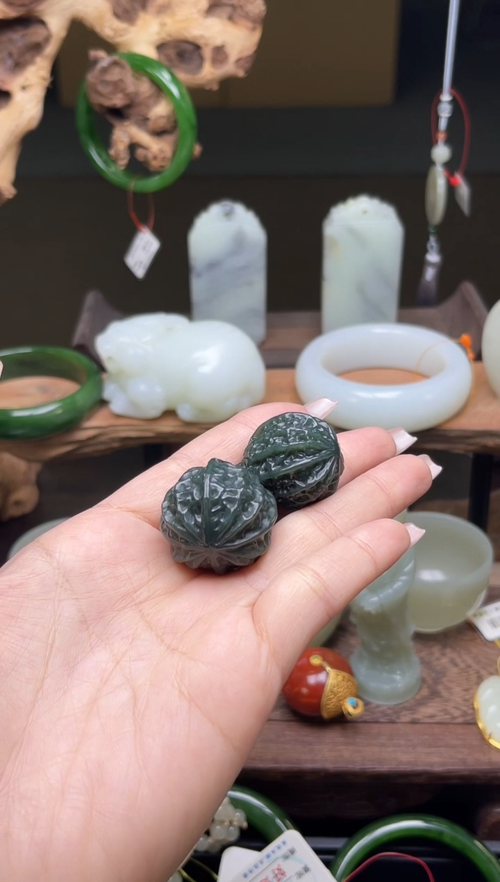 【闪购商品】和田玉手把件未镶嵌青海希拉黑青核桃9002361