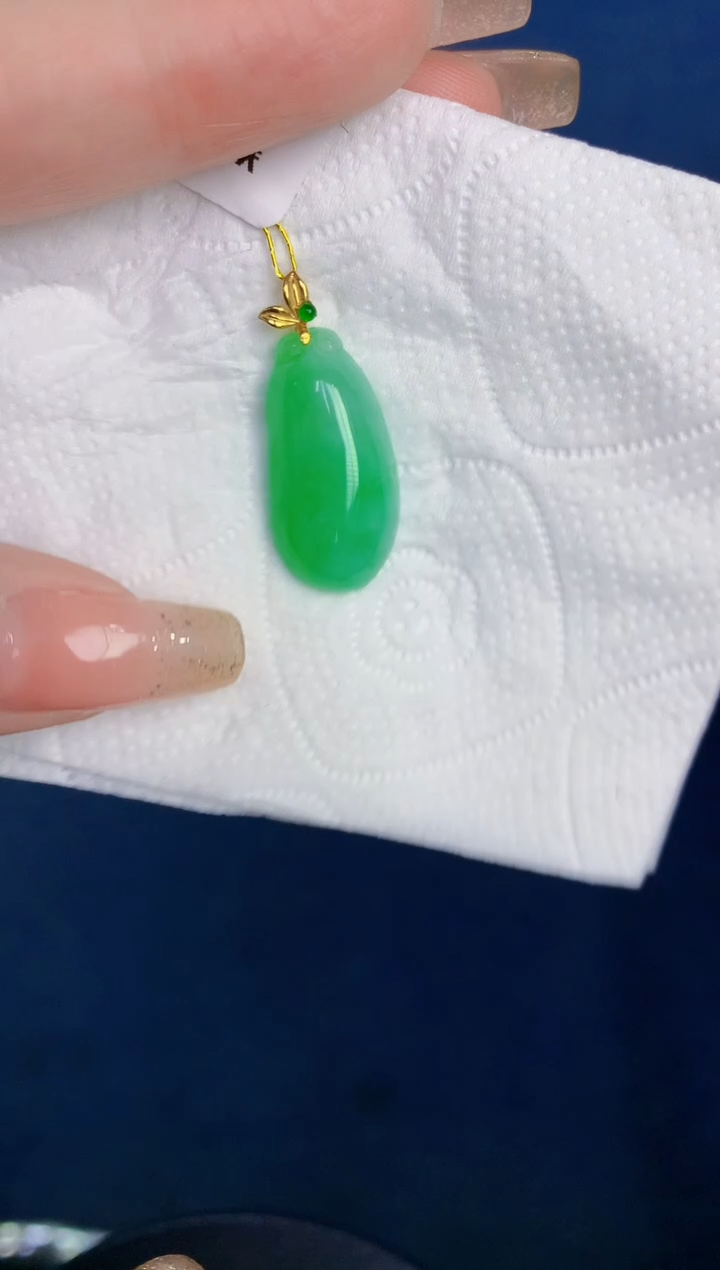颈饰18K金镶嵌翡翠缅甸天然翡翠A货