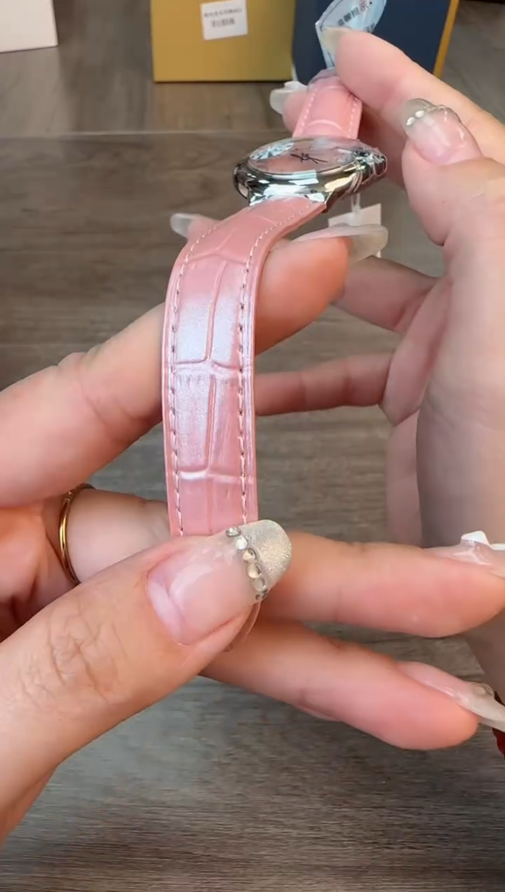 瓷片新号开播漏不停@@CQ1326