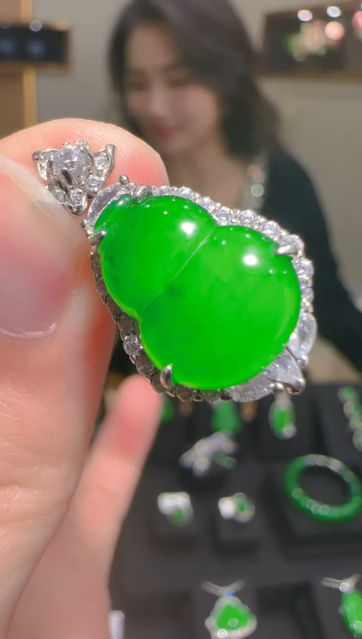 【闪购商品】翡翠吊坠(不含链)银S925镶嵌天然翡翠A货多样性发一件