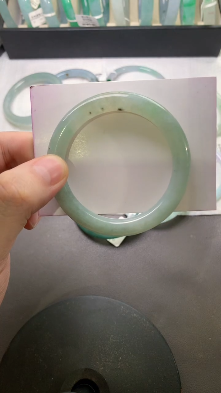 未镶嵌手镯（圆镯）翡翠52*8.8*8.9