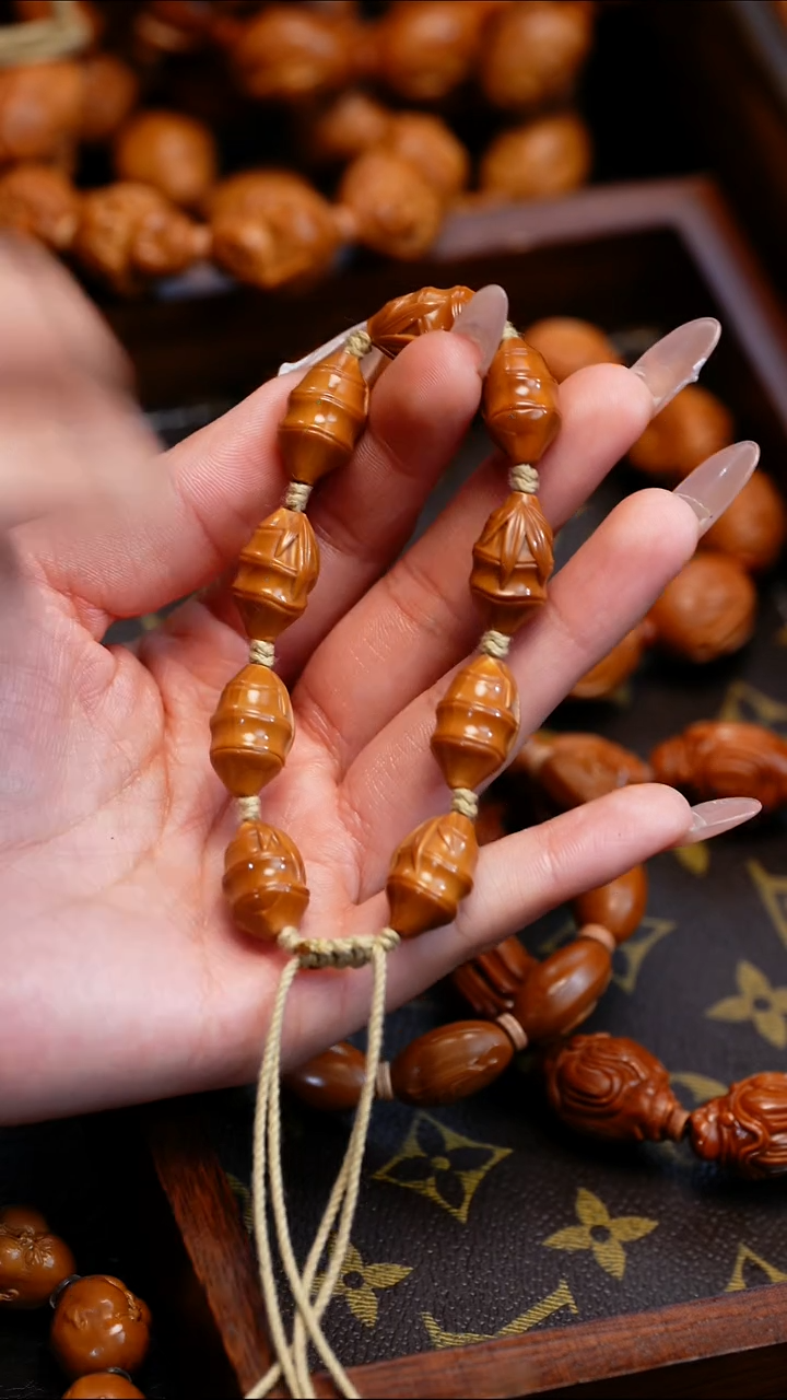 【闪购商品】橄榄核吊坠苏工橄榄核