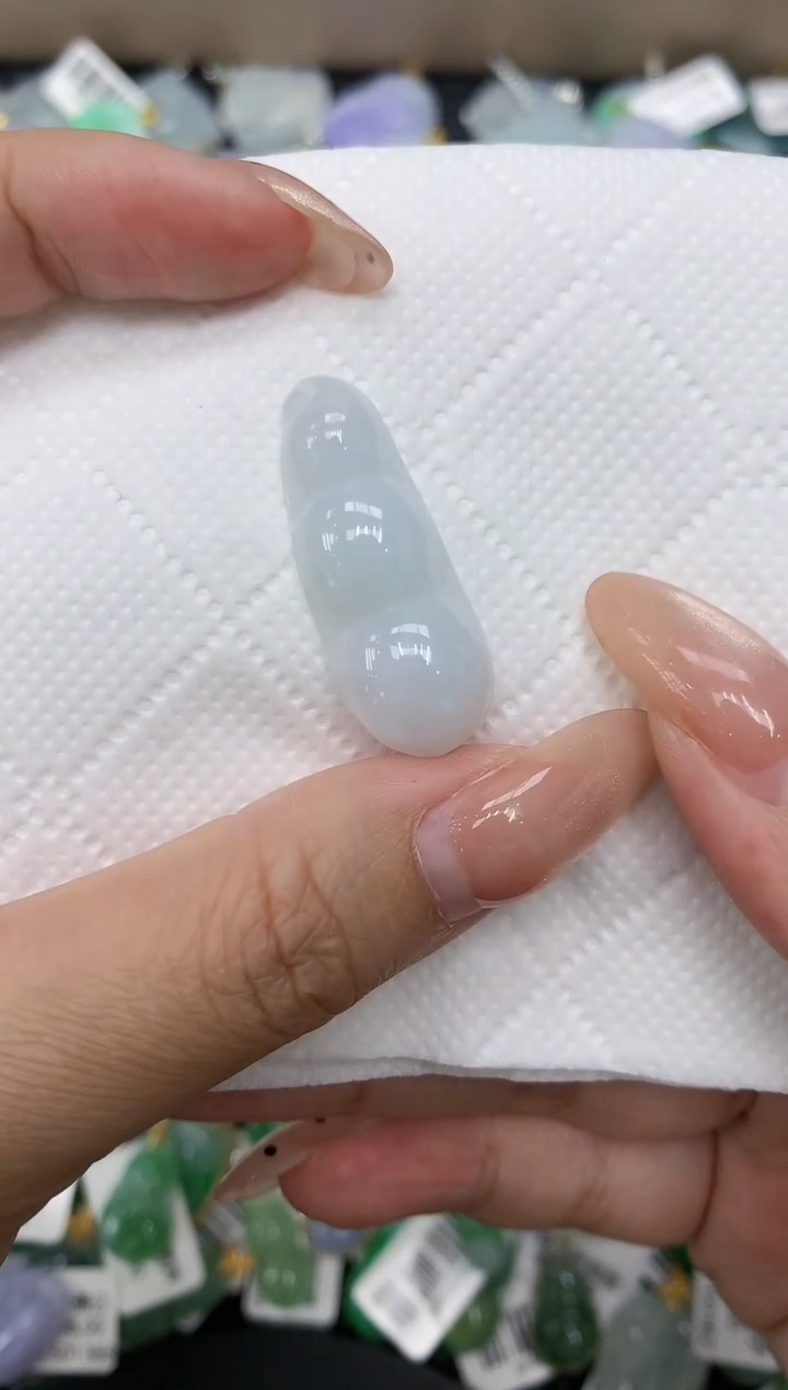 颈饰未镶嵌翡翠1