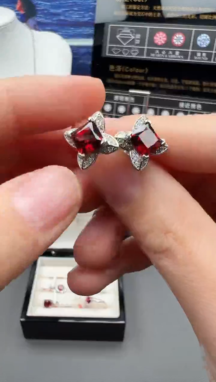 银S925镶嵌耳饰石榴石120