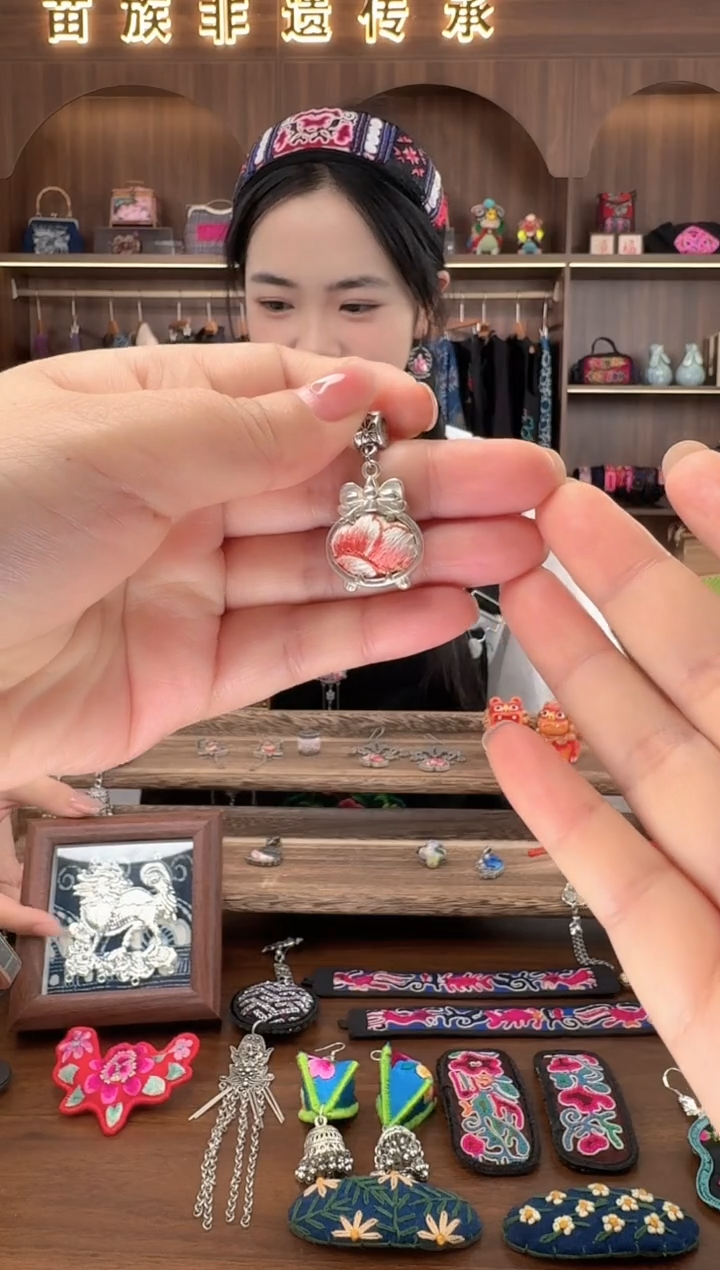 刺绣扶光苗绣传承6