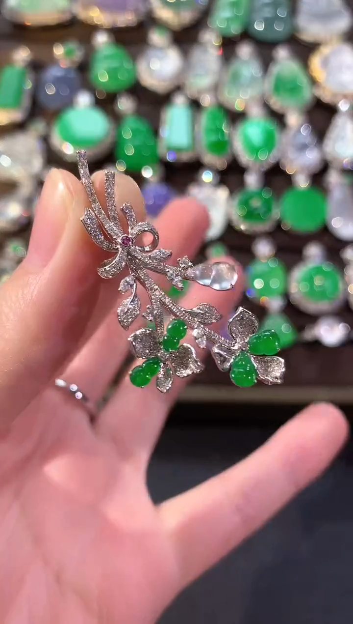 翡翠18K金镶嵌胸针 冬日珠宝E29