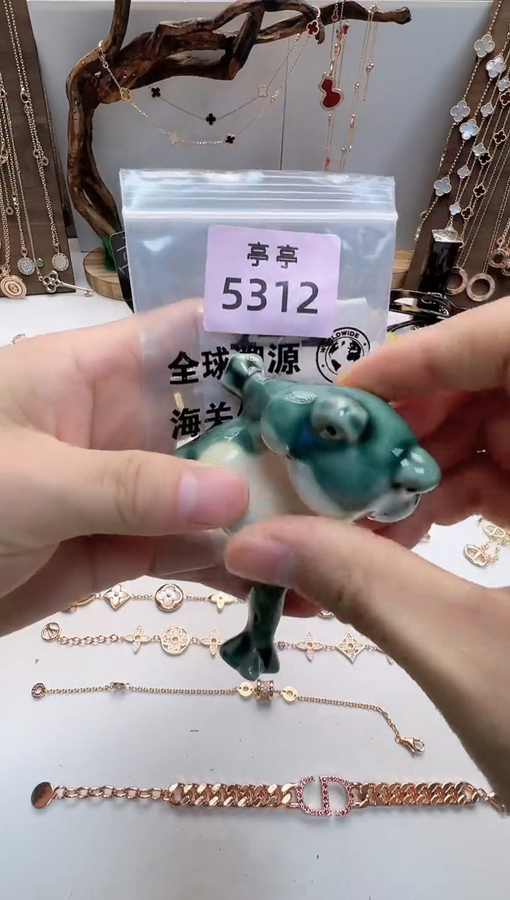 瓷片小**咪彧贤聚宝阁彧贤聚宝阁