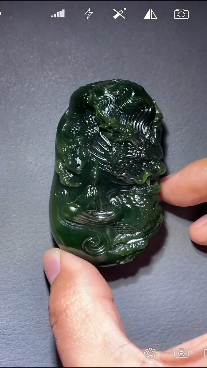 未镶嵌和田玉把件Q001568  大龙