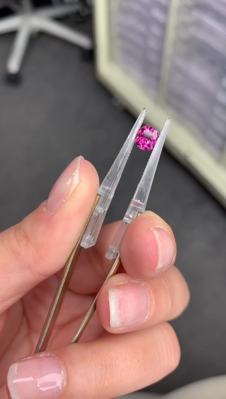 【闪购商品】石榴石裸石未镶嵌1ct镁铝榴石