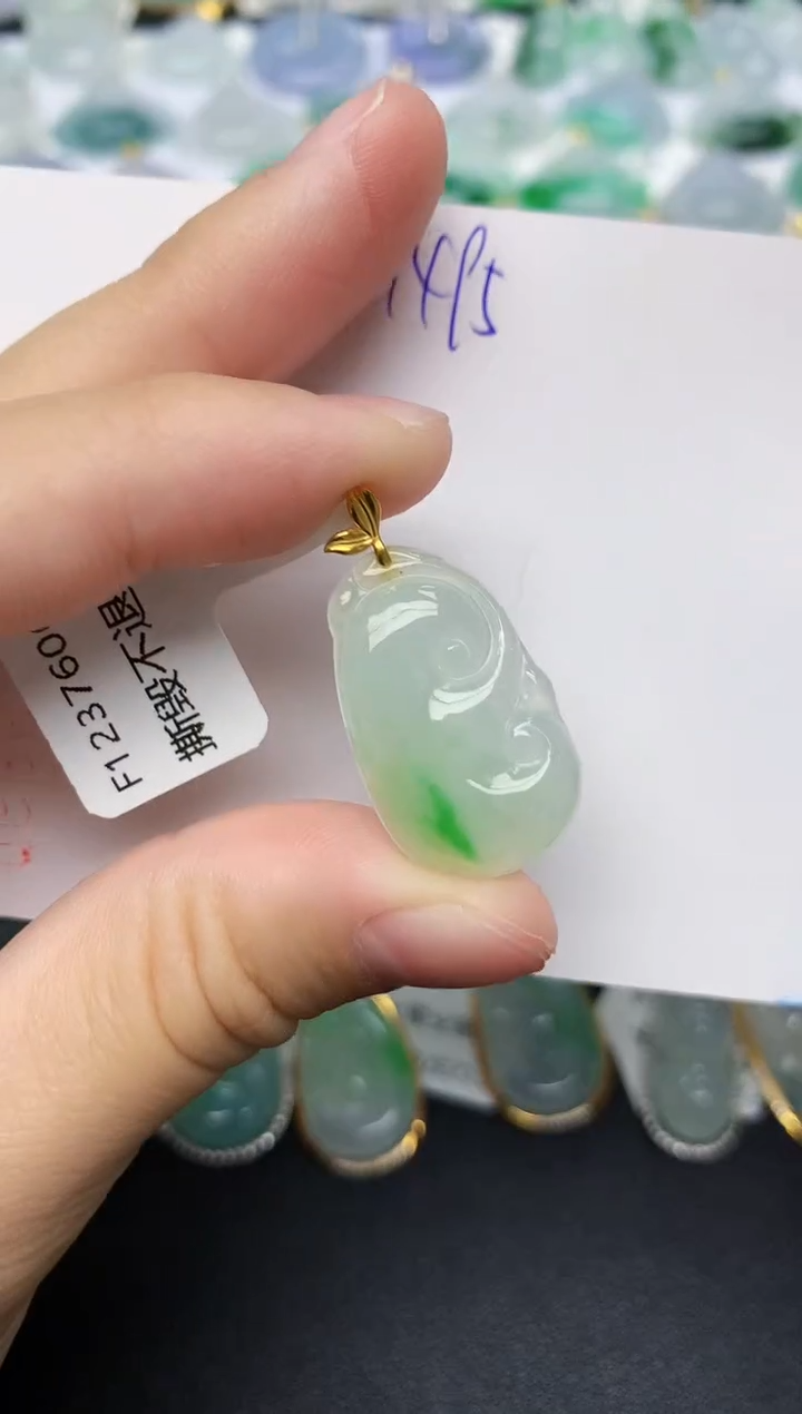 颈饰18K金镶嵌翡翠天然缅甸A货翡翠百元以上9元证书费自理