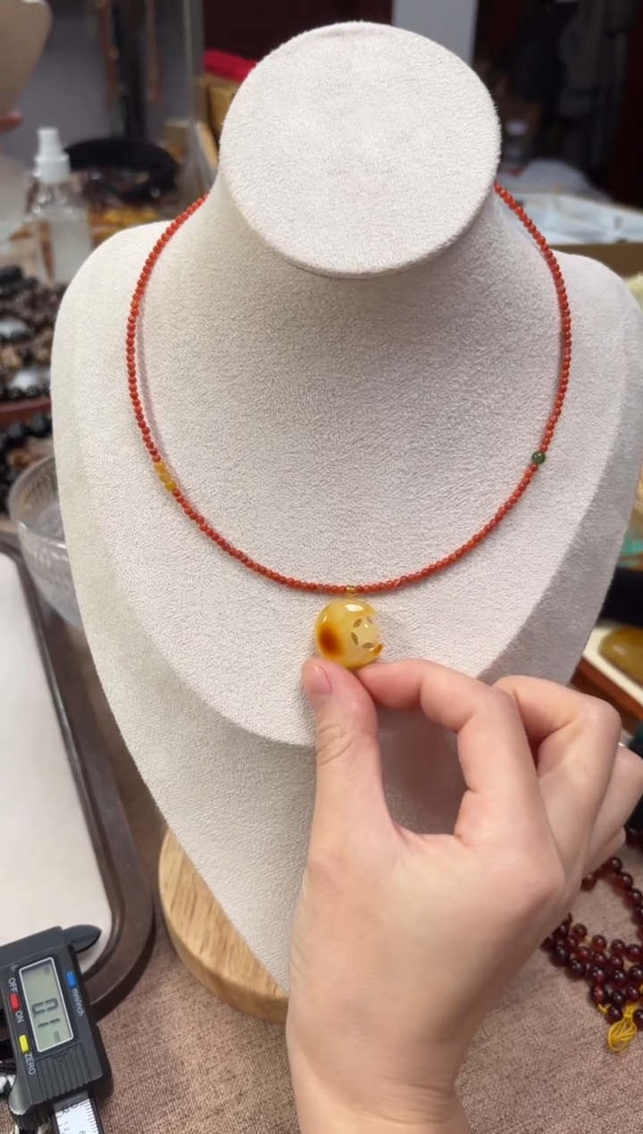 【闪购商品】蜜蜡裸石未镶嵌星月