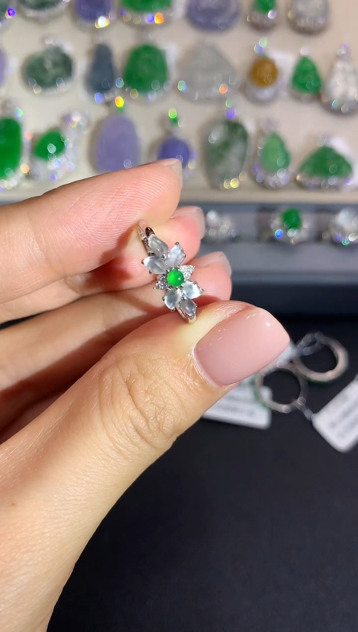 【闪购商品】翡翠戒指18K金镶嵌a20          