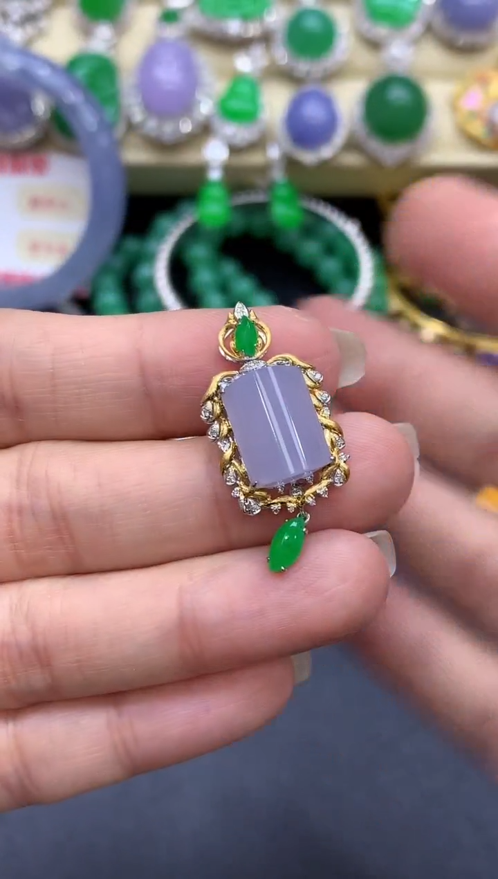 颈饰18K金镶嵌翡翠232-中国好珍宝