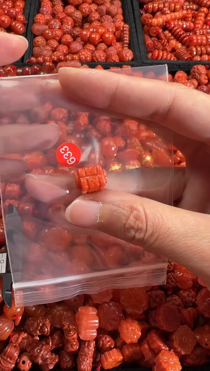 【闪购商品】南红玛瑙未镶嵌颈饰1