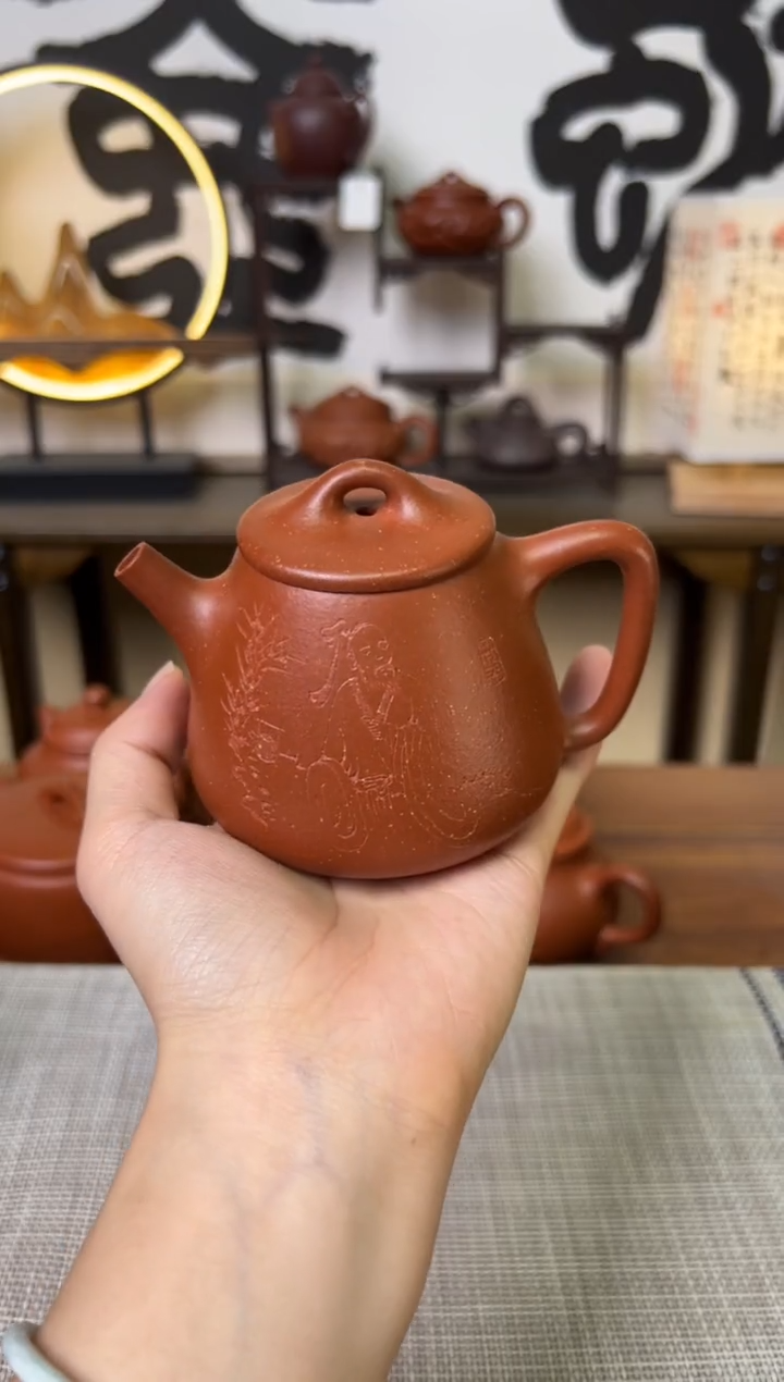 【闪购商品】段泥茶壶红降坡高石瓢壶刻绘200CC-甘来兵