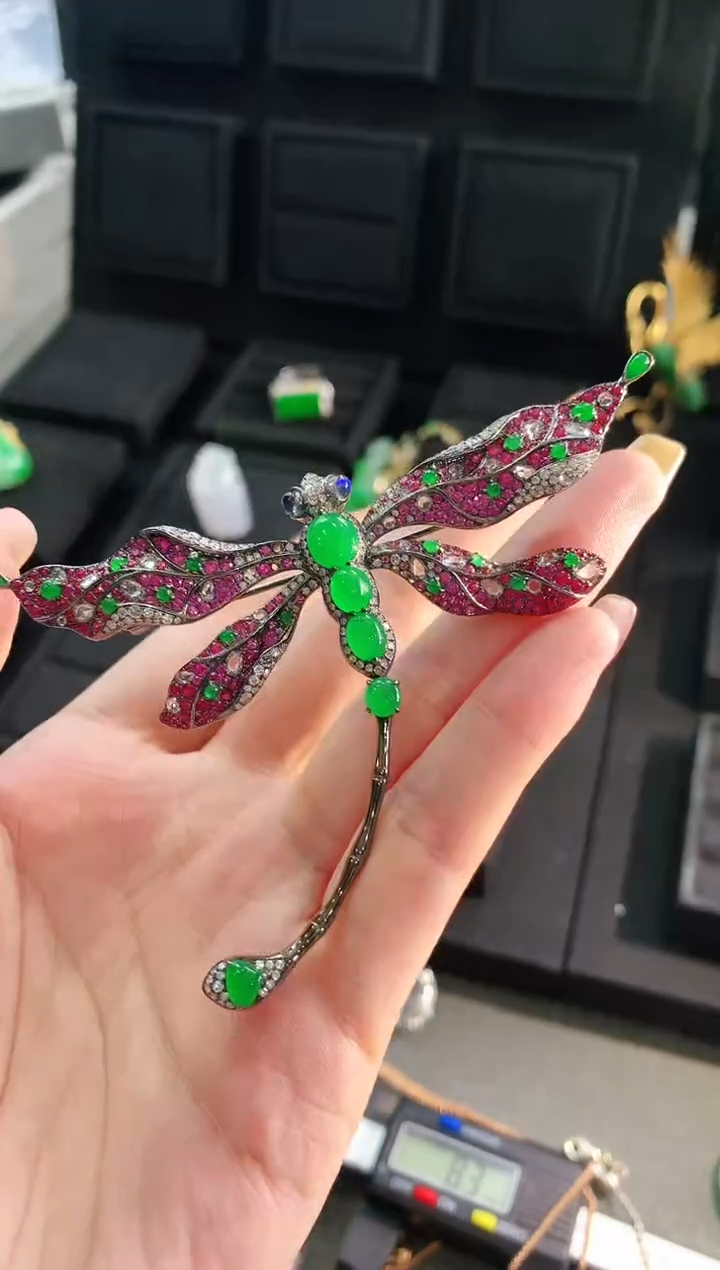 【闪购商品】翡翠颈饰18K金镶嵌胸针