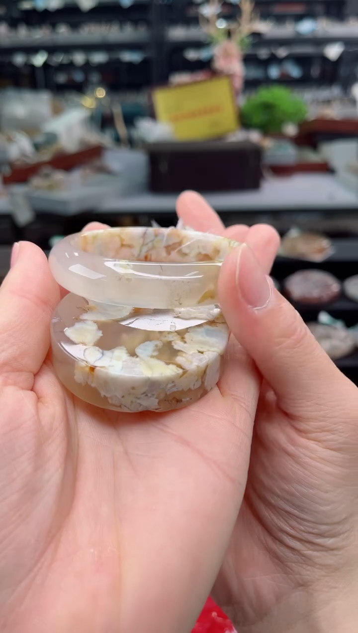 石英质玉未镶嵌手镯54圈口（赠品镯心）3537072