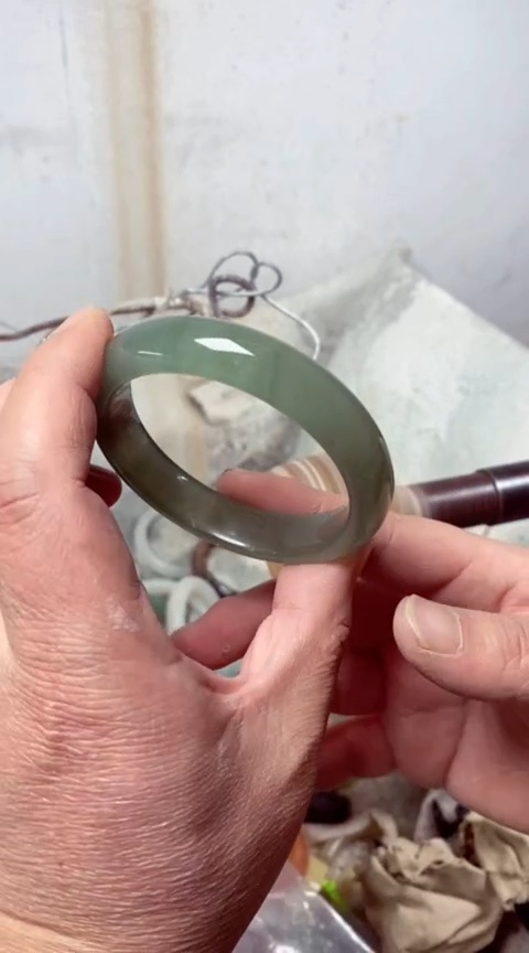 【闪购商品】石英质玉手镯未镶嵌58+352