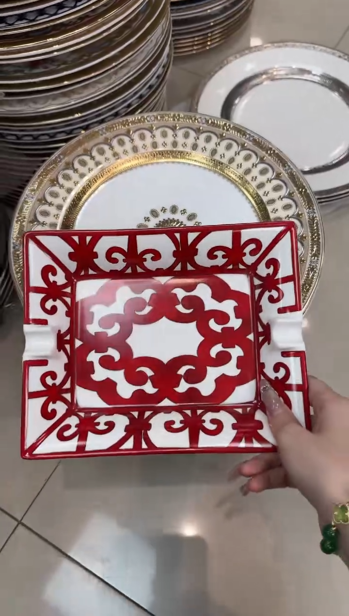 【闪购商品】瓷片烟灰缸福利价微瑕