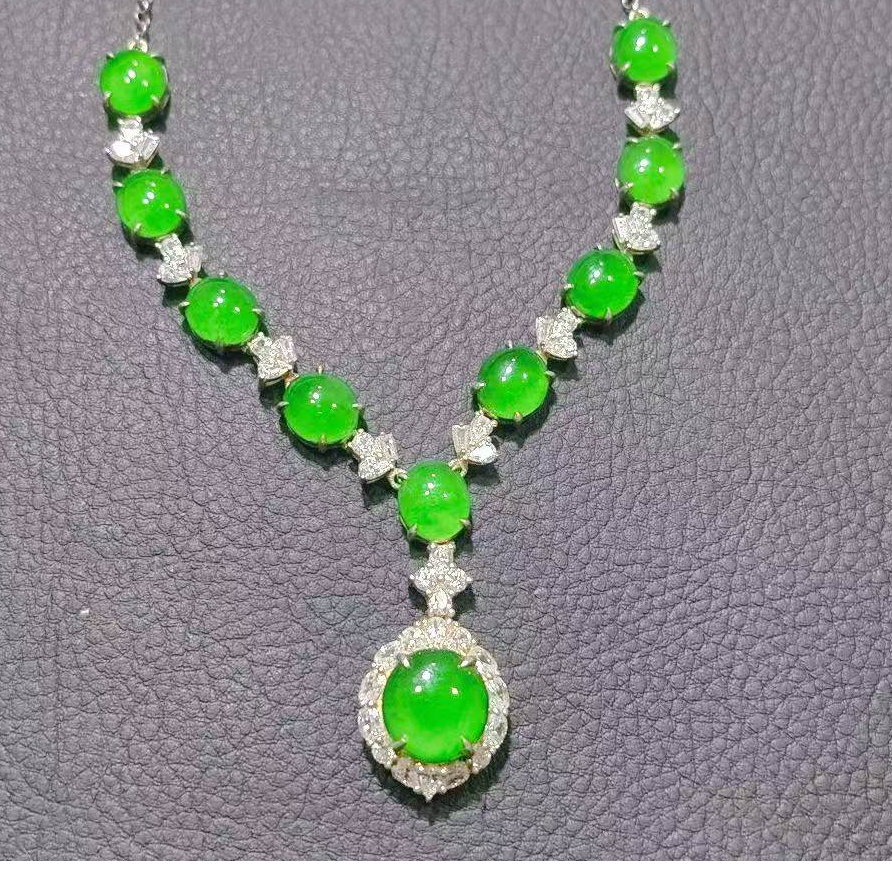 天然A货翡翠 定制款高冰阳绿蛋面项链时尚绿色帝王绿镶嵌满钻豪华