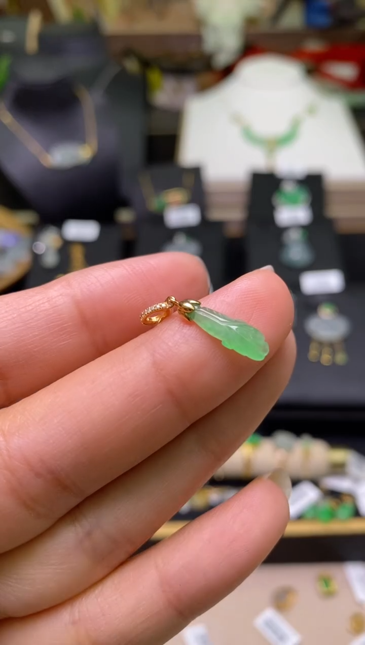 【闪购商品】翡翠颈饰18K金镶嵌净货18332