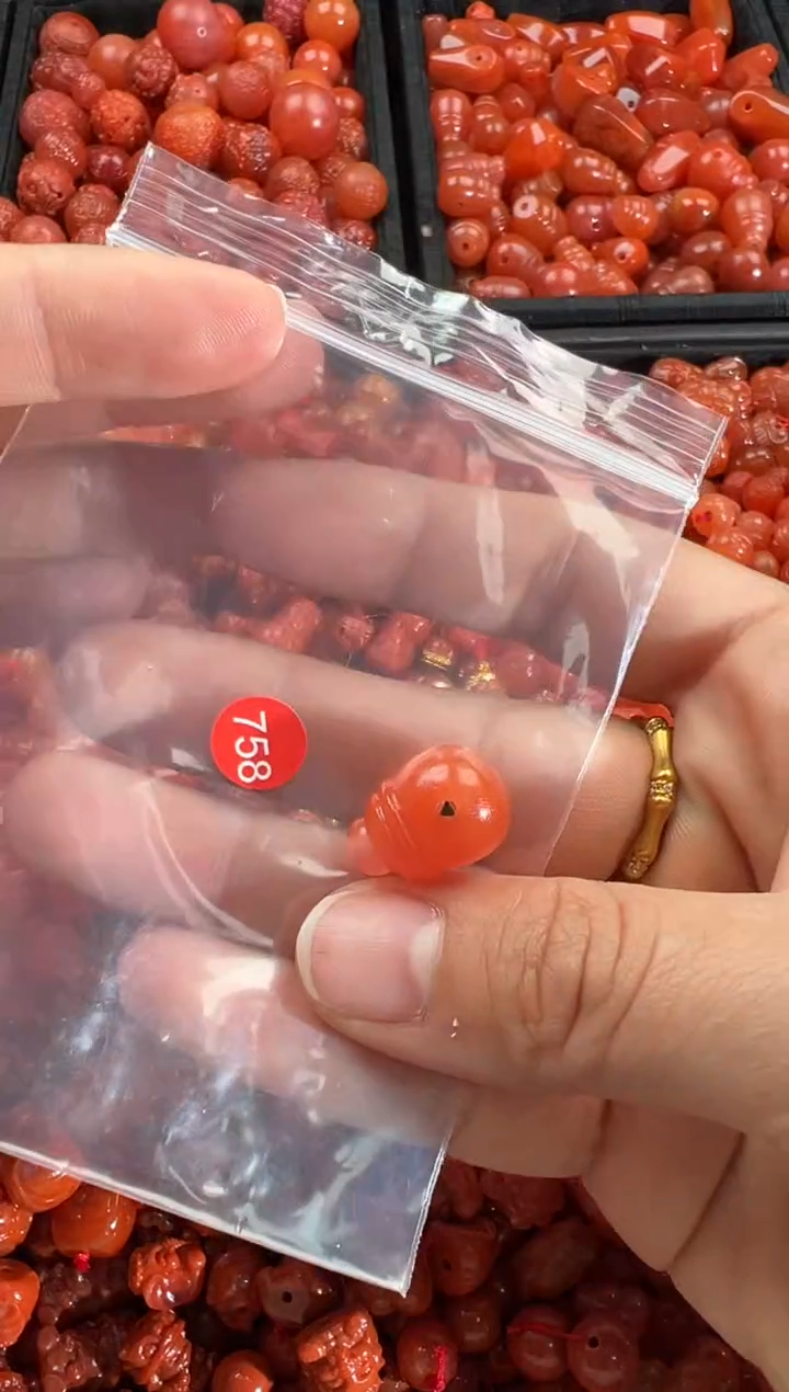 【闪购商品】南红玛瑙颈饰未镶嵌1