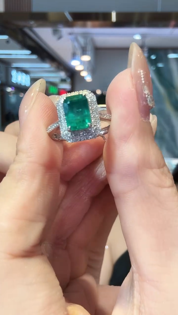 铂Pt950镶嵌戒指祖母绿1.26ct