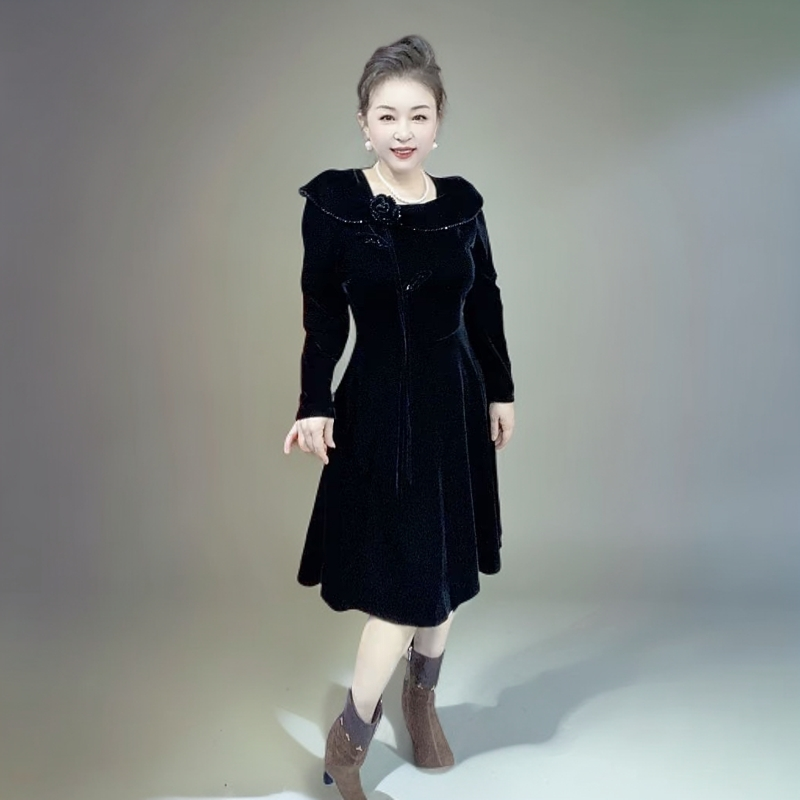 6612986丝绒一朵花连衣裙摆裙