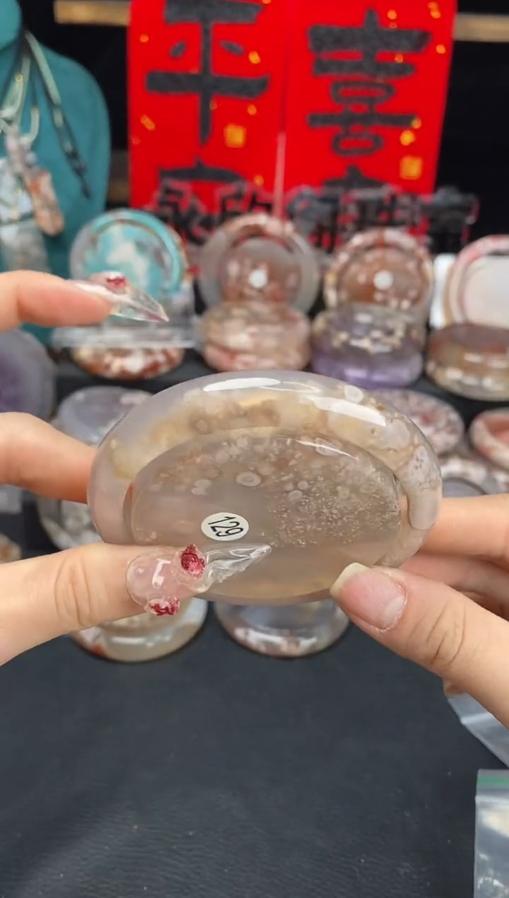 【闪购商品】石英质玉手镯（圆镯）未镶嵌61