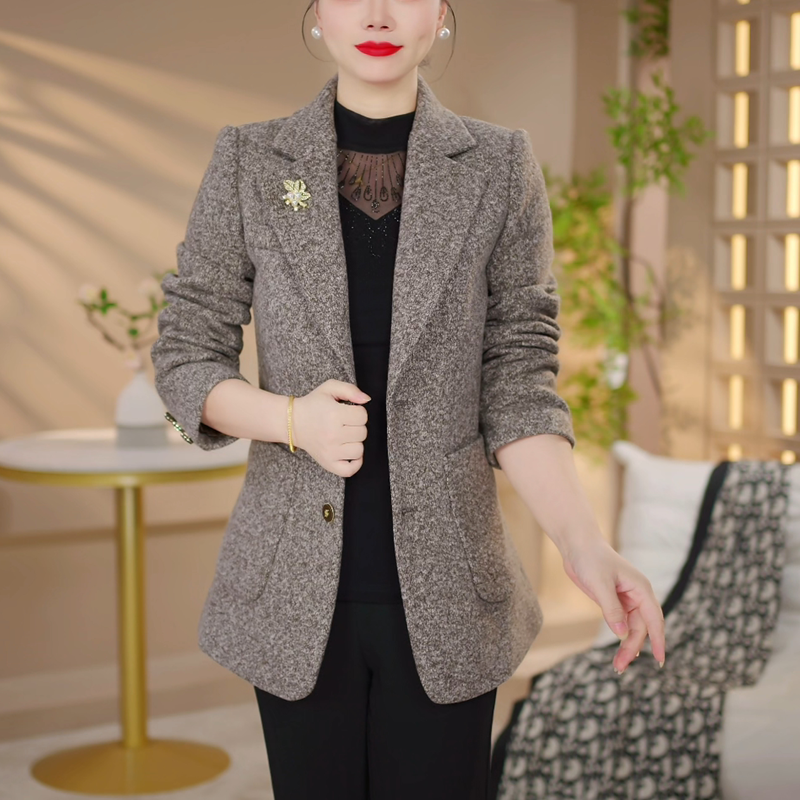 毛呢西装外套女春秋2025新款高级感小个子时尚修身短款小香风西服