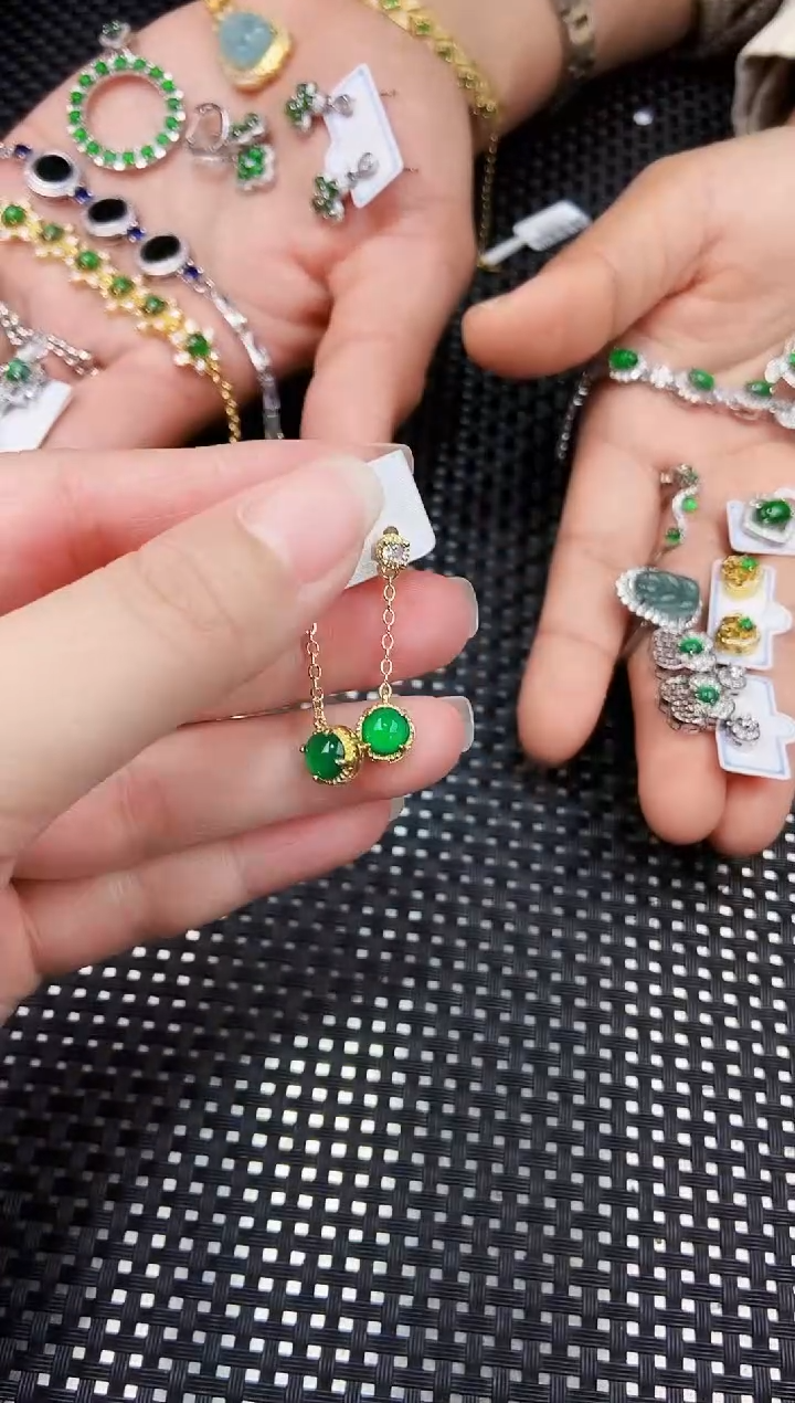 【闪购商品】翡翠耳饰未镶嵌11111111