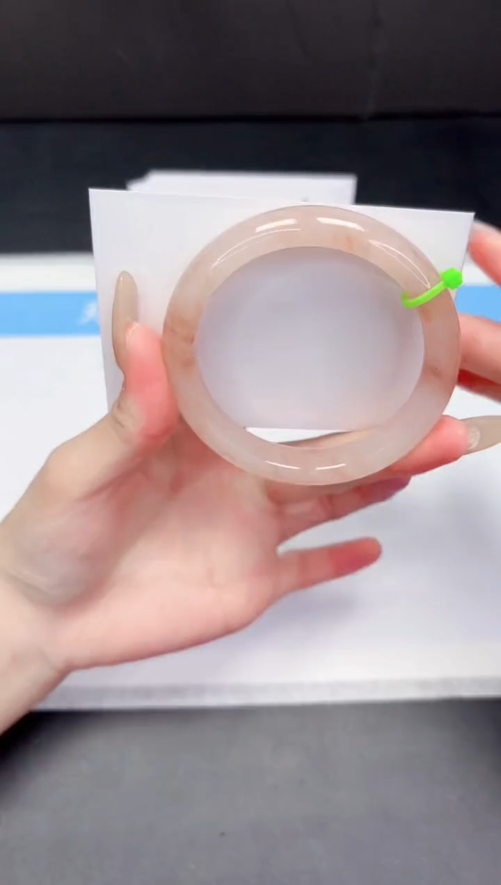 【闪购商品】石英质玉手镯未镶嵌200-57.1