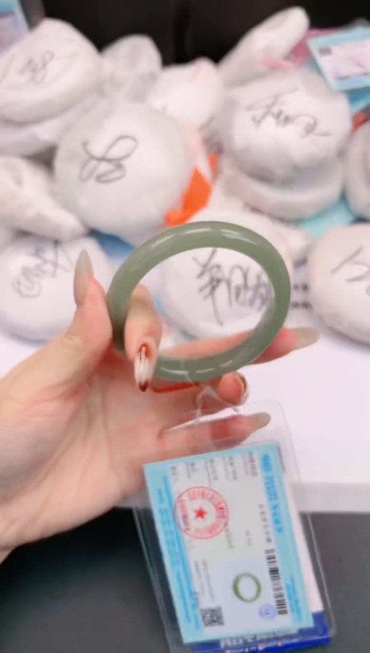 未镶嵌手镯石英质玉H17+56