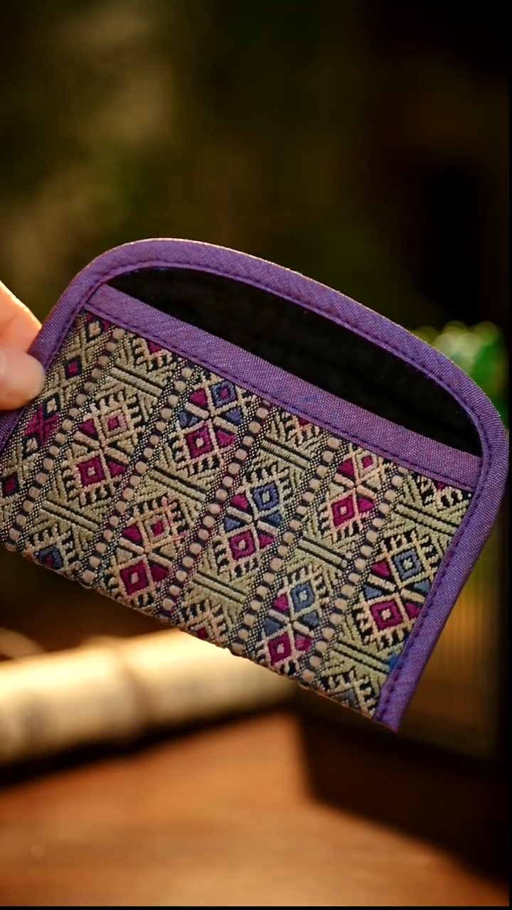 刺绣私人定制苗族手工卡包Z27