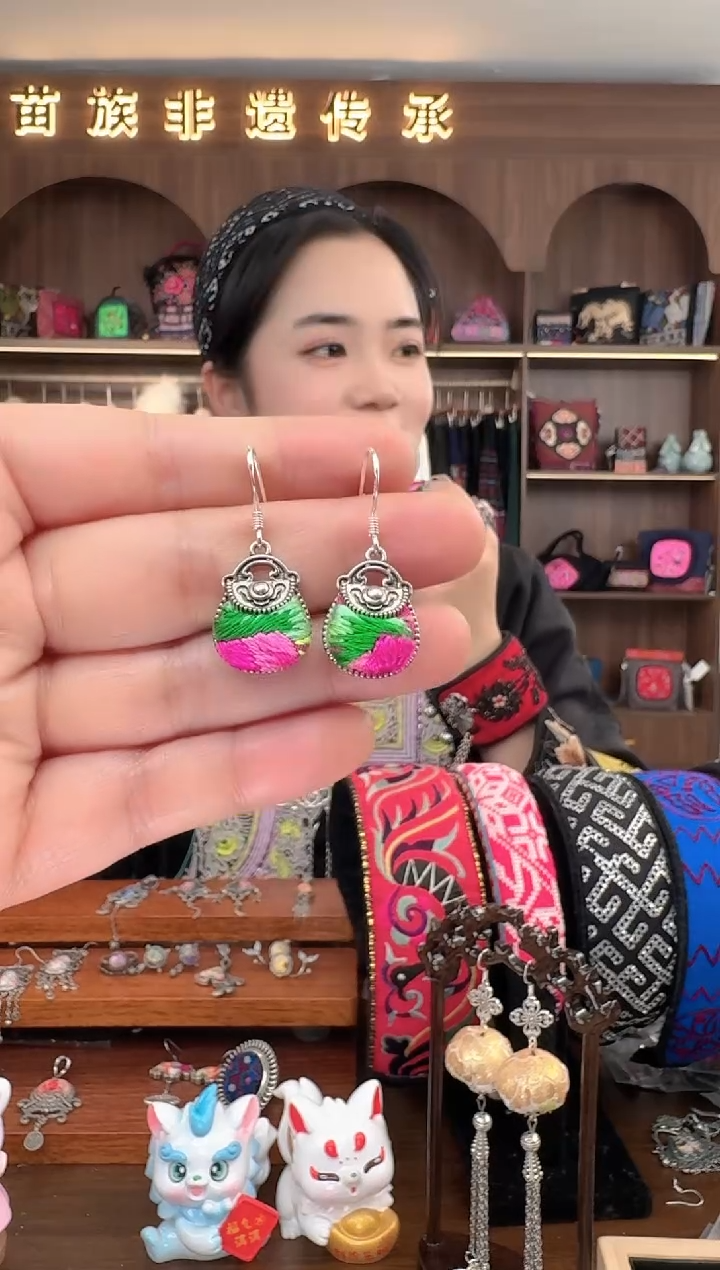 【闪购商品】织绣扶光苗绣传承15