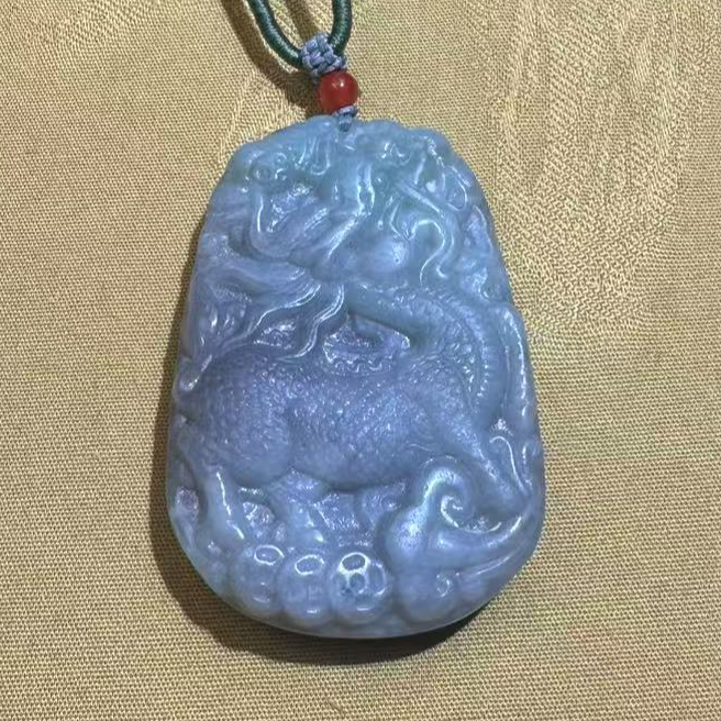 正宗和田玉精品精雕挂件