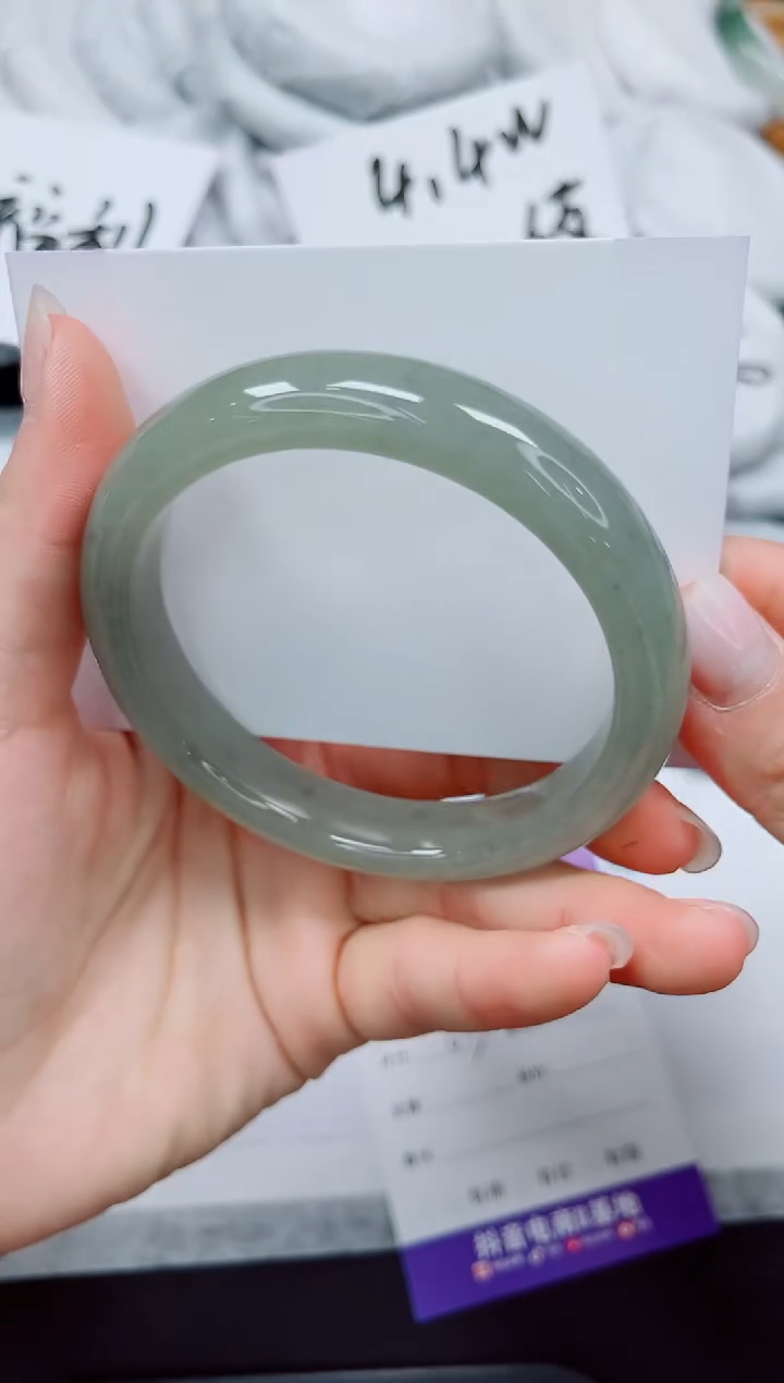 石英质玉手镯未镶嵌192-63