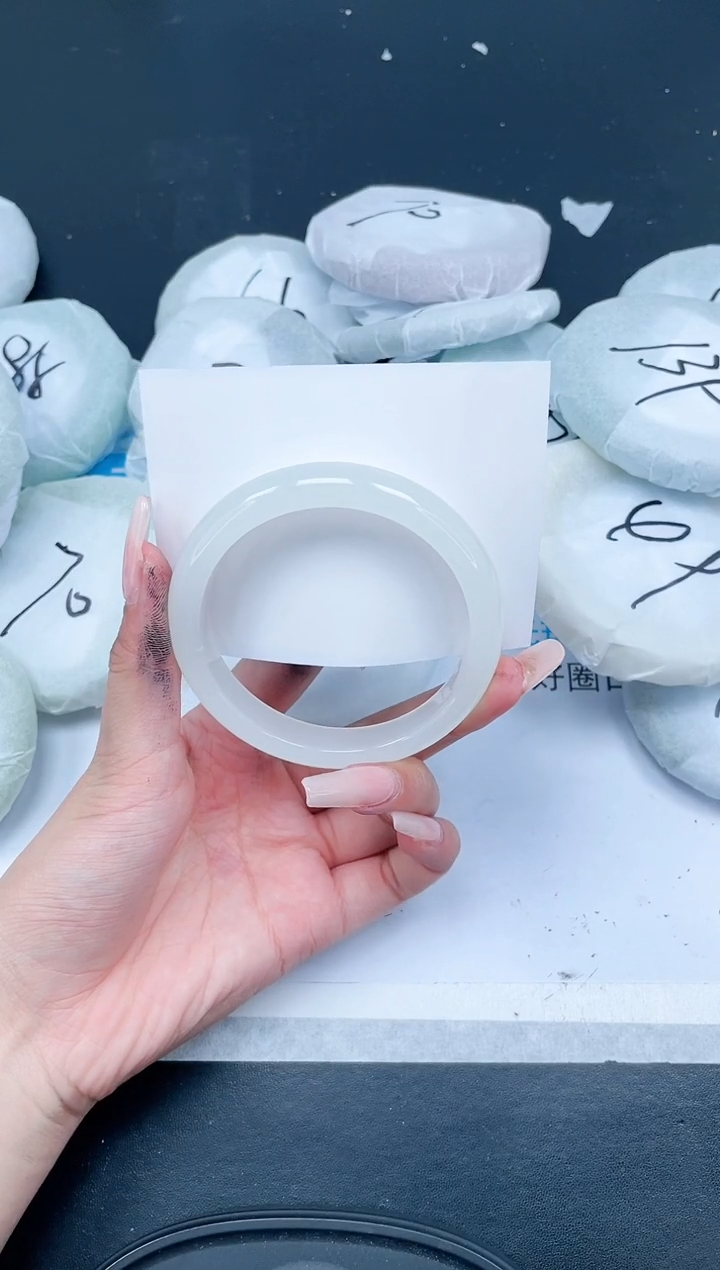 【闪购商品】石英质玉手镯未镶嵌565-60