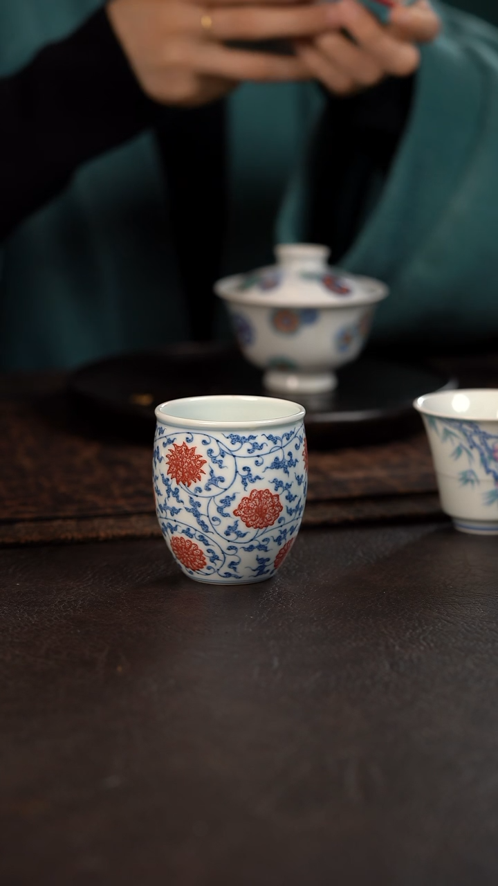 【闪购商品】杯贵红窑青花釉里红缠枝莲缸杯