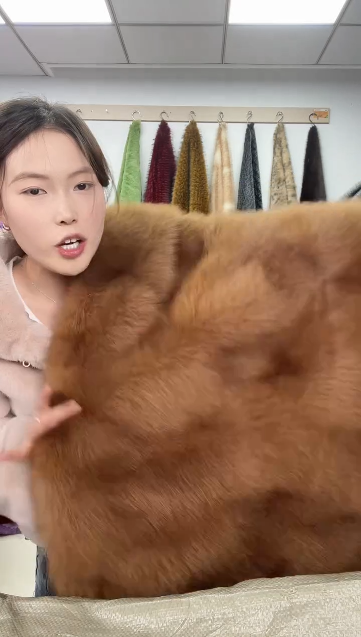 狐狸毛D494尺寸1.8*1