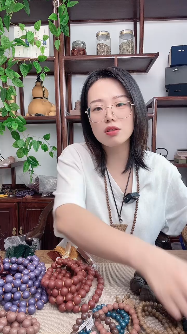 御香红麝的莲花手串
