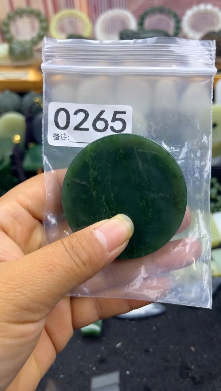 未镶嵌和田玉珠宝半成品镯芯