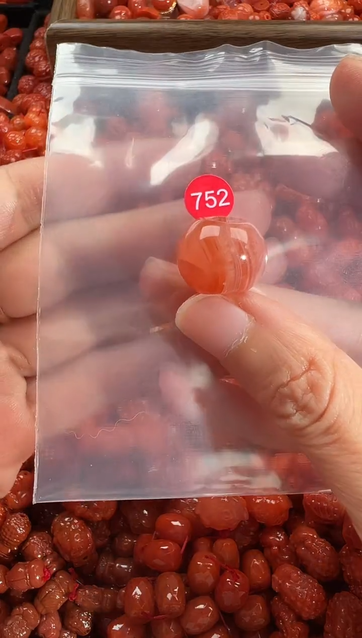 颈饰未镶嵌南红玛瑙1