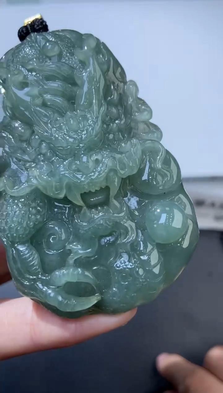 未镶嵌挂件翡翠376681    多人 
