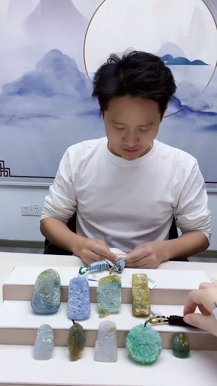 未镶嵌定制翡翠A****道1502ry-毛货挂件