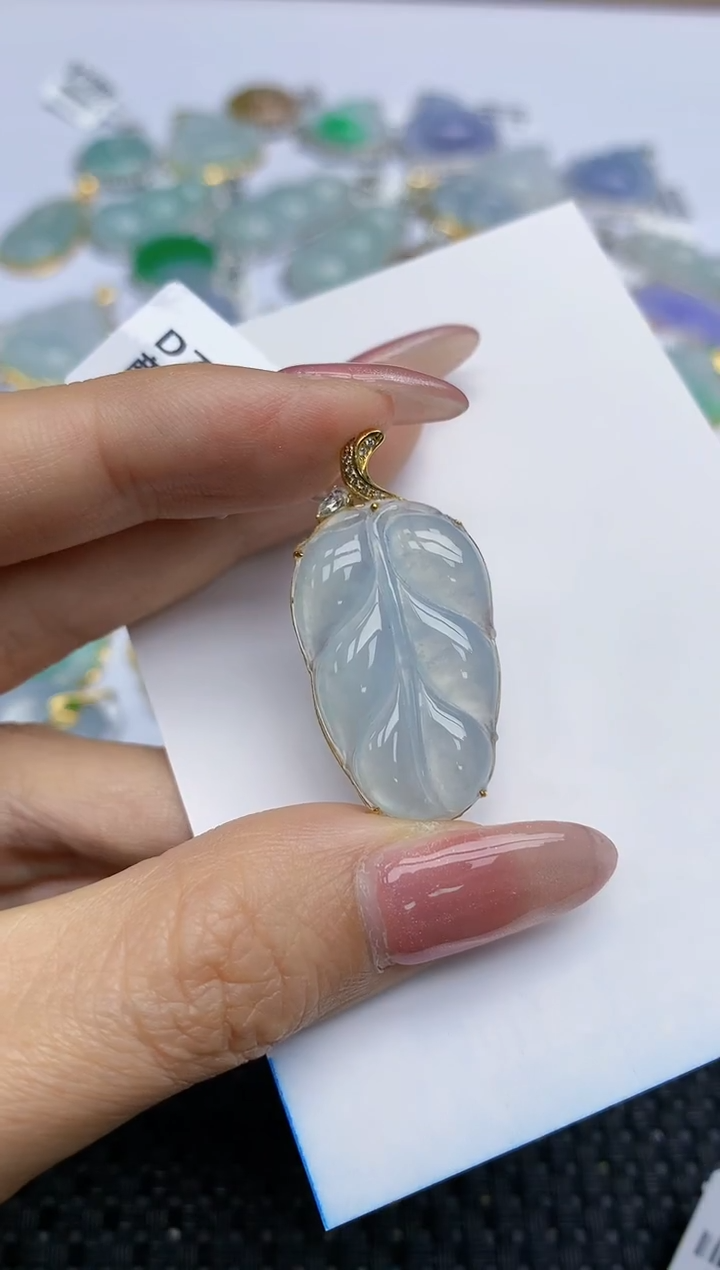 【闪购商品】翡翠挂件18K金镶嵌天然翡翠A货