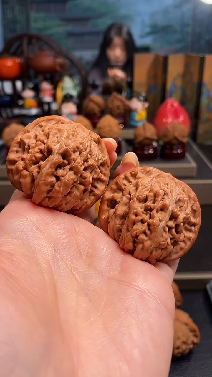 【闪购商品】文玩核桃把件H 405四座楼45尺