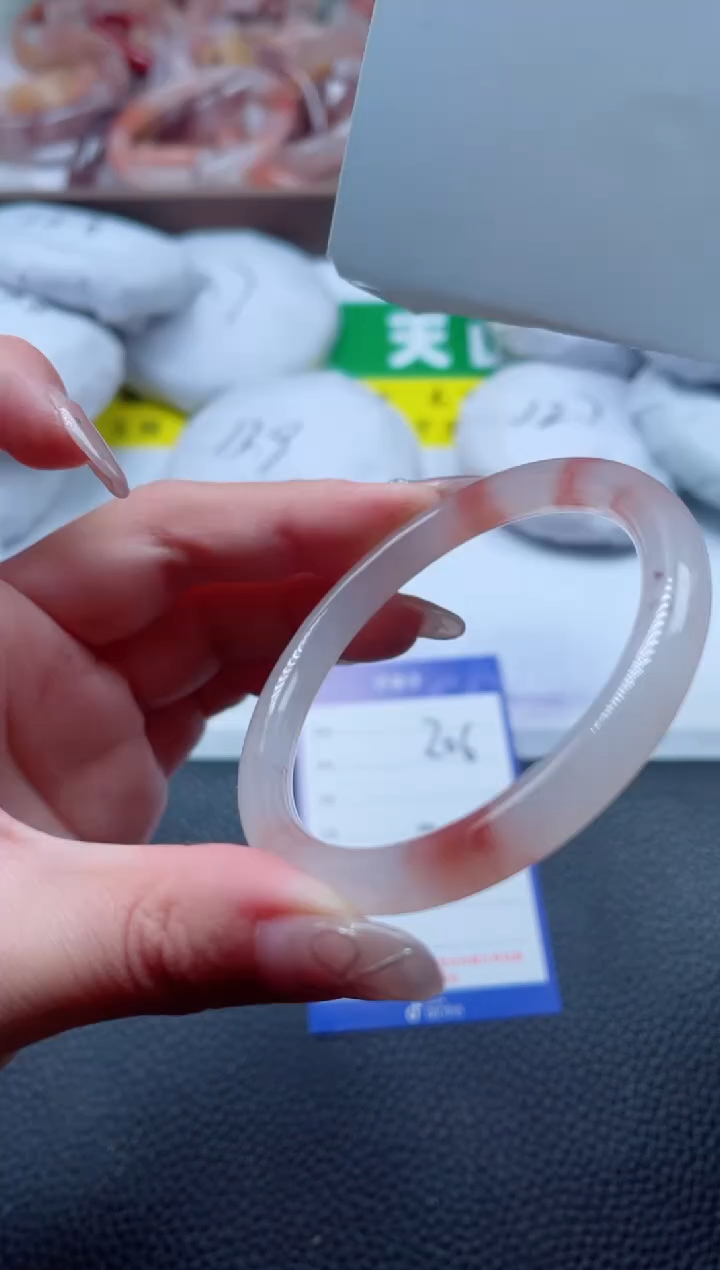 【闪购商品】石英质玉手镯未镶嵌206-55