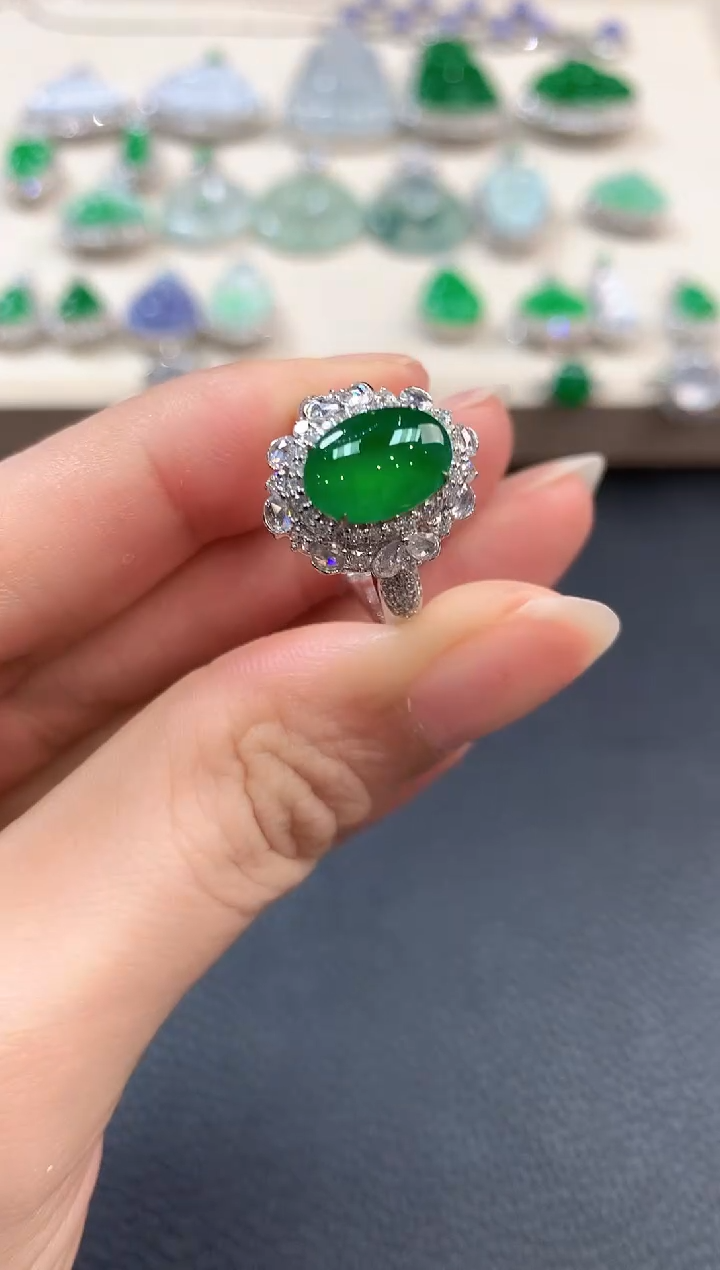 【闪购商品】翡翠戒指18K金镶嵌b124     