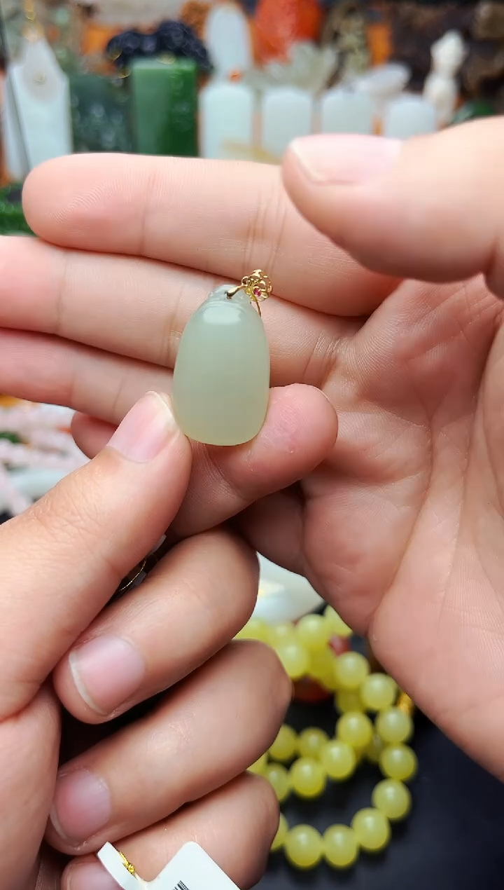 【闪购商品】和田玉颈饰18K金镶嵌面包牌01 